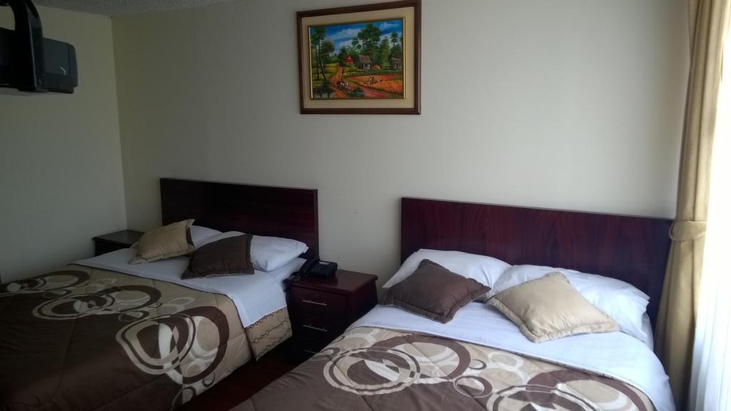 Hostal El Roble Кито Экстерьер фото