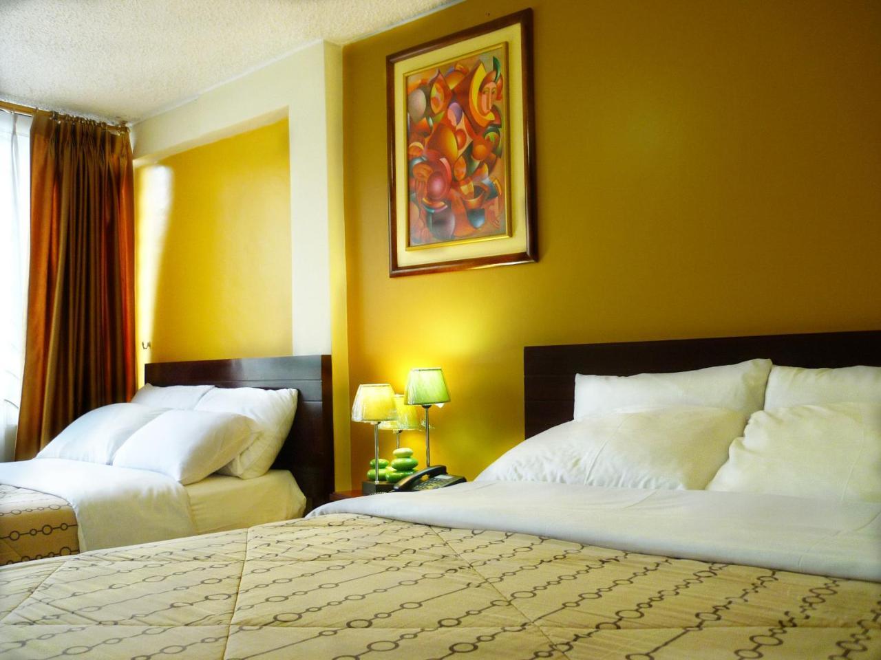 Hostal El Roble Кито Экстерьер фото