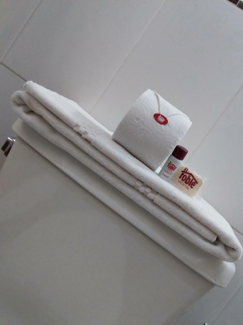 Hostal El Roble Кито Экстерьер фото